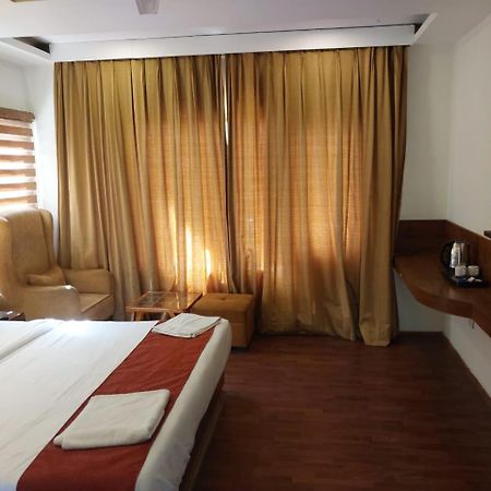 Hotel Di Villa Manāli Extérieur photo