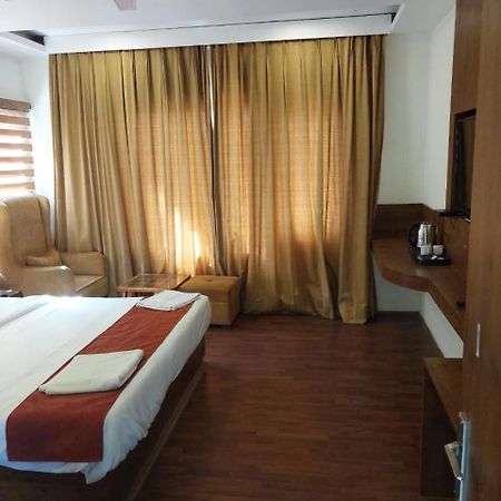Hotel Di Villa Manāli Extérieur photo